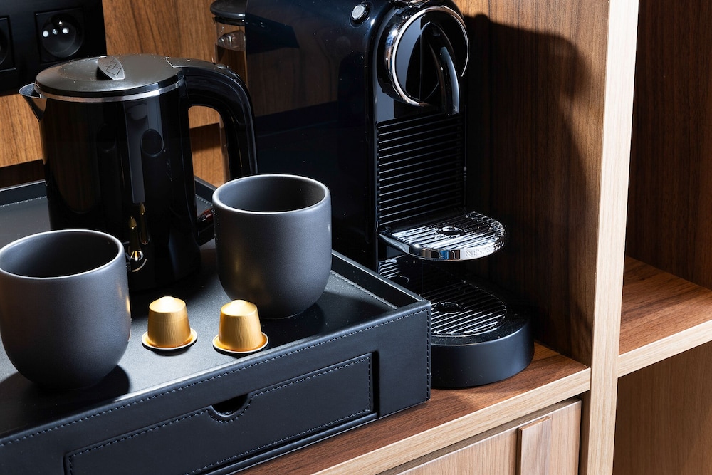 Simone Eiffel Prestige del hotel Hôtel Les Artistes. Foto 4