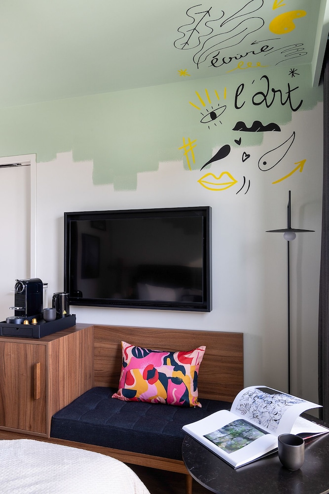 Simone Eiffel Prestige del hotel Hôtel Les Artistes. Foto 5