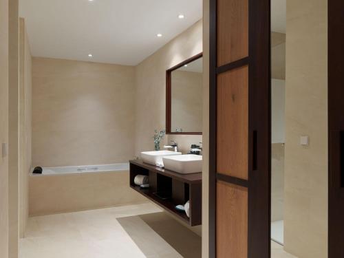 Habitación Doble Deluxe con vistas a la montaña del hotel Gran Taoro. Foto 4