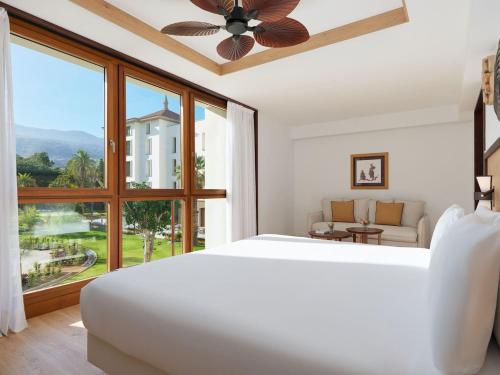 Suite Junior con vistas al jardín del hotel Gran Taoro. Foto 3