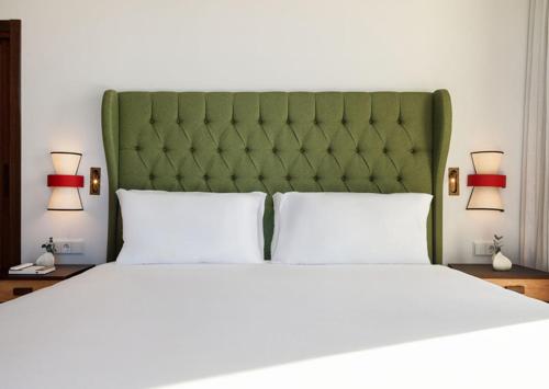 Suite de 1 dormitorio con balcón y vistas al océano del hotel Gran Taoro. Foto 3