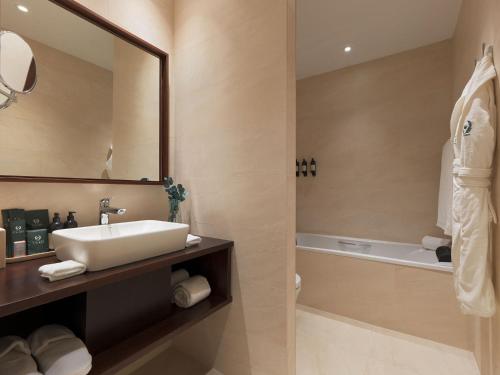 One - Bedroom Grand Suite Panoramic View del hotel Gran Taoro. Foto 5