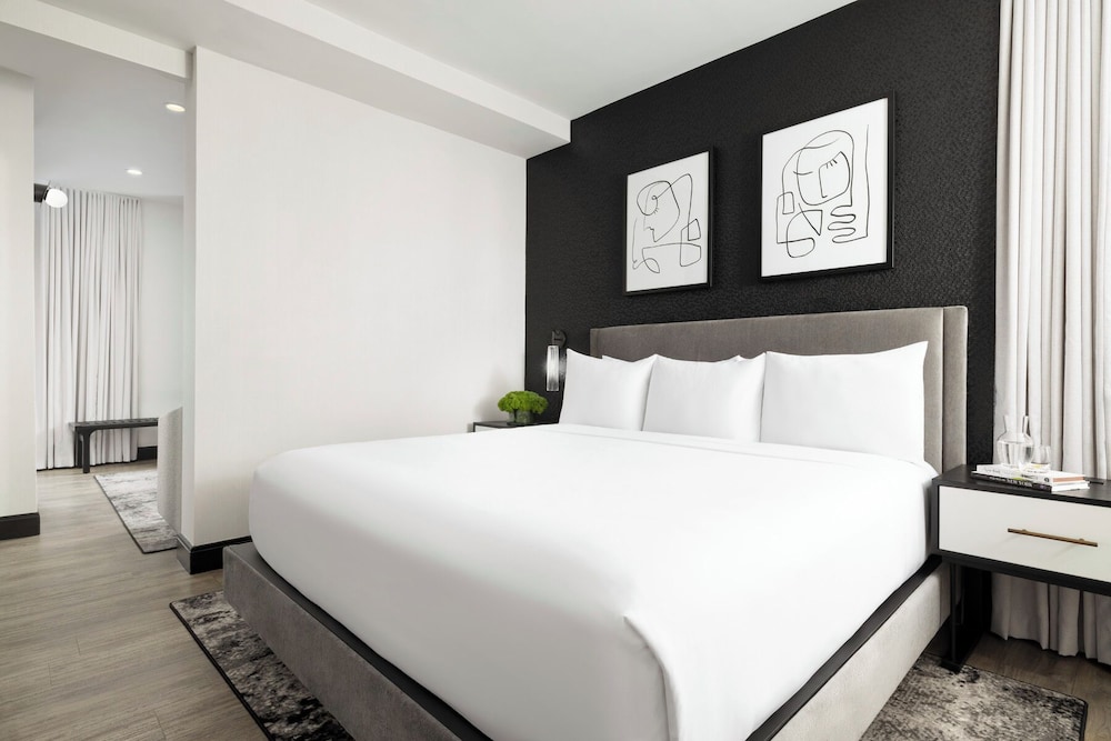 Suite junior, balcón del hotel ArtHouse Hotel New York City. Foto 2