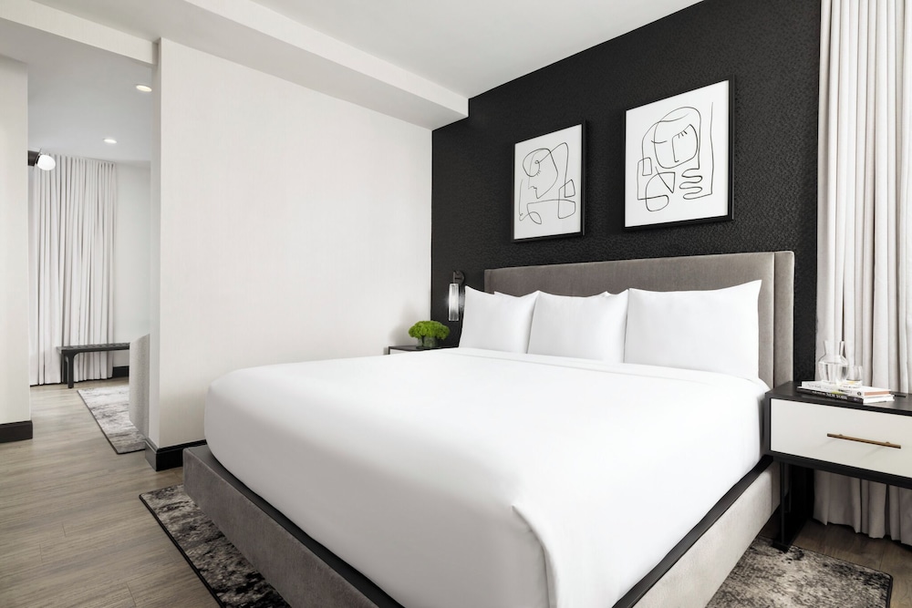 Suite junior, balcón del hotel ArtHouse Hotel New York City. Foto 3