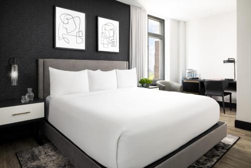 Suite Junior con balcón del hotel ArtHouse Hotel New York City. Foto 5