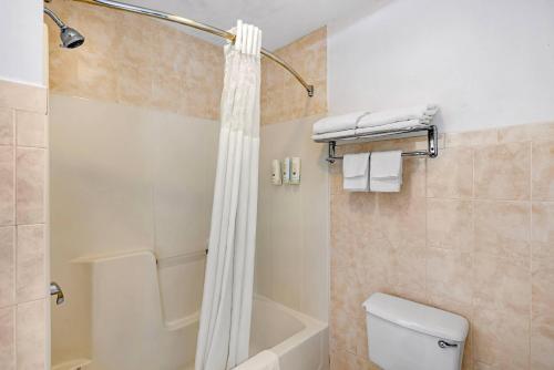 Habitación Doble con 2 camas dobles - Adaptada para personas con movilidad reducida/No fumadores del hotel Quality Inn - Niagara Falls Blvd
