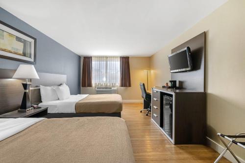 Habitación Doble con 2 camas dobles - Adaptada para personas con movilidad reducida/No fumadores del hotel Quality Inn - Niagara Falls Blvd. Foto 2