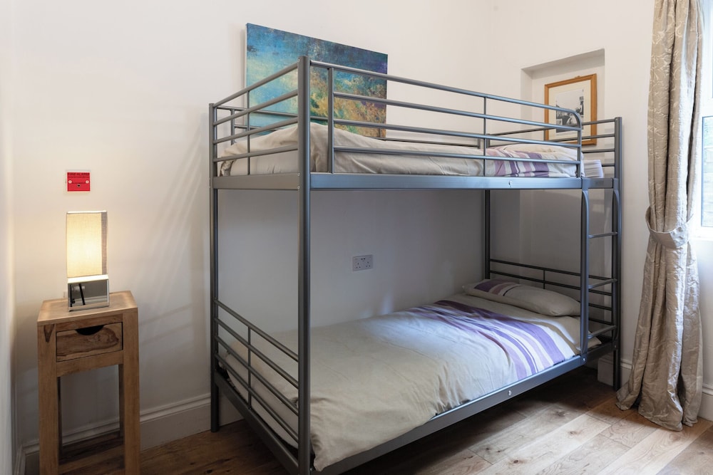 4 Beds Mixed Dormitory del hotel EBS London Stay. Foto 2