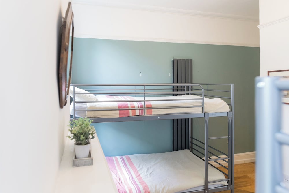 4 Beds Mixed Dormitory del hotel EBS London Stay. Foto 4