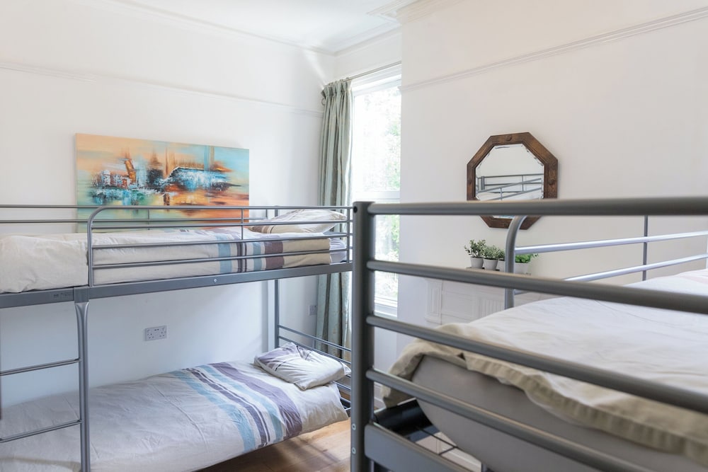 4 Beds Mixed Dormitory del hotel EBS London Stay. Foto 5