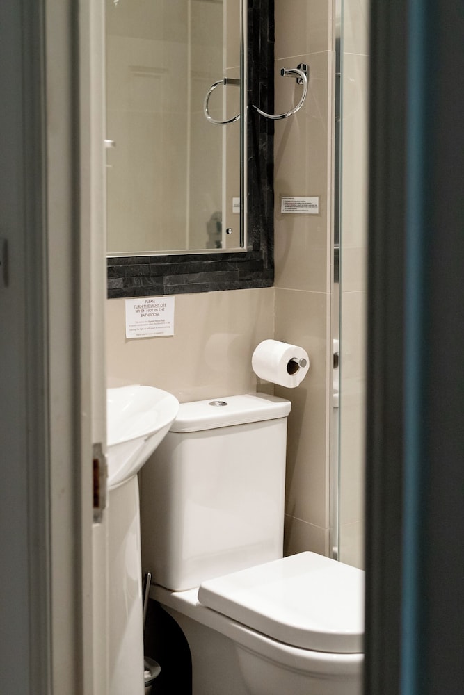 4 Beds Mixed Dormitory del hotel EBS London Stay. Foto 9