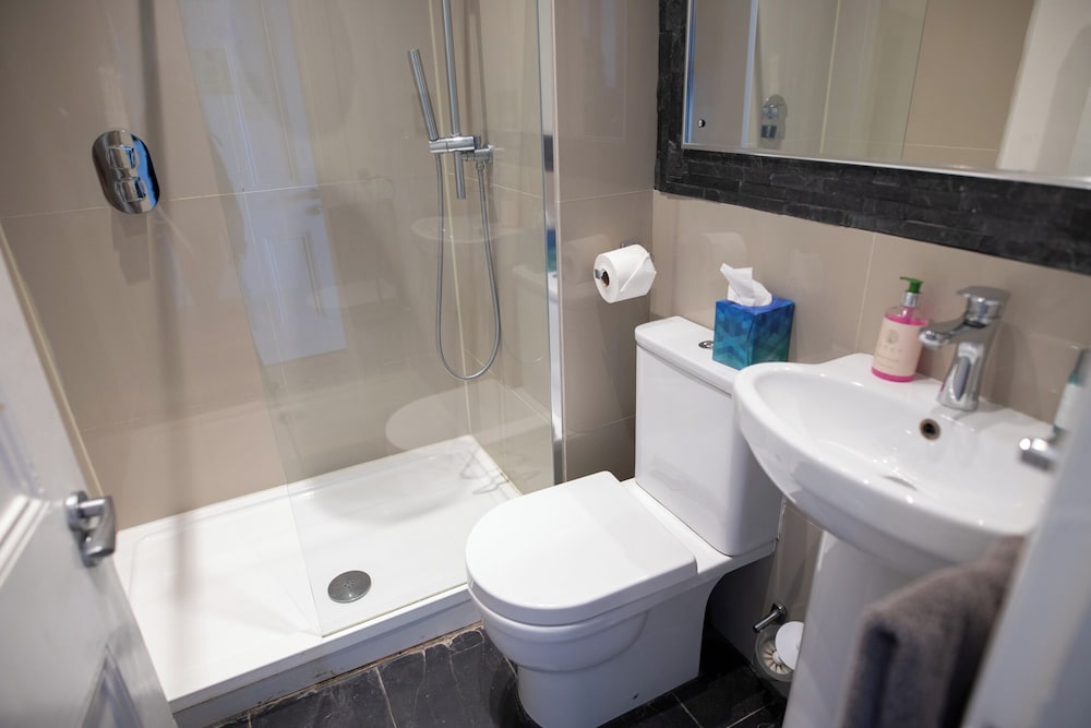 6 Beds Mixed Dormitory del hotel EBS London Stay. Foto 3