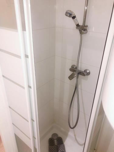 Habitación doble 1 Cama Individual 1 Cama doble Normal del hotel Art Beaubourg. Foto 1