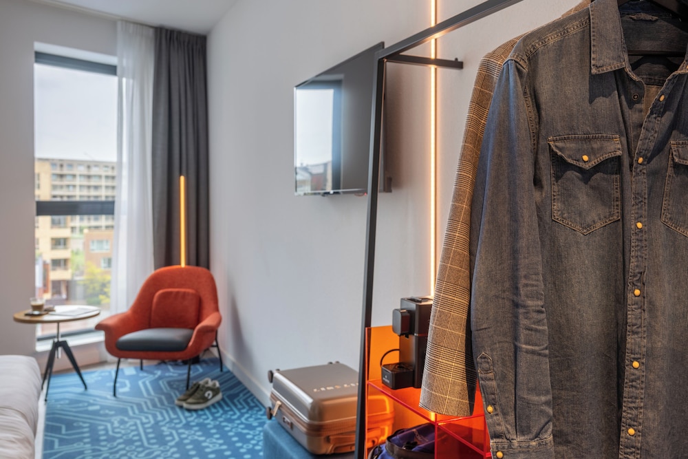 Habitación Doble Estándar con vistas al patio del hotel ibis Styles Delft City Centre. Foto 3