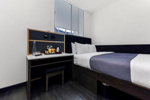 Habitación adaptada para personas con movilidad reducida - Cama grande del hotel The Z Hotel Strand