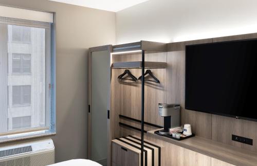 Habitación Estándar con cama extragrande y vistas al patio del hotel Holiday Inn Express - New York City Chelsea. Foto 4