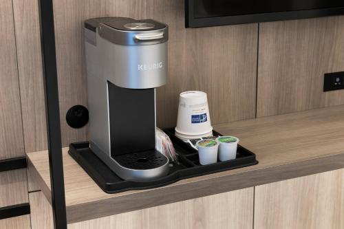 Habitación Estándar con bañera adaptada para personas con discapacidad - Cama extragrande del hotel Holiday Inn Express - New York City Chelsea. Foto 3