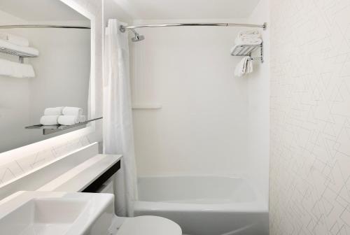 Habitación Estándar con cama extragrande - Planta alta del hotel Holiday Inn Express - New York City Chelsea. Foto 1