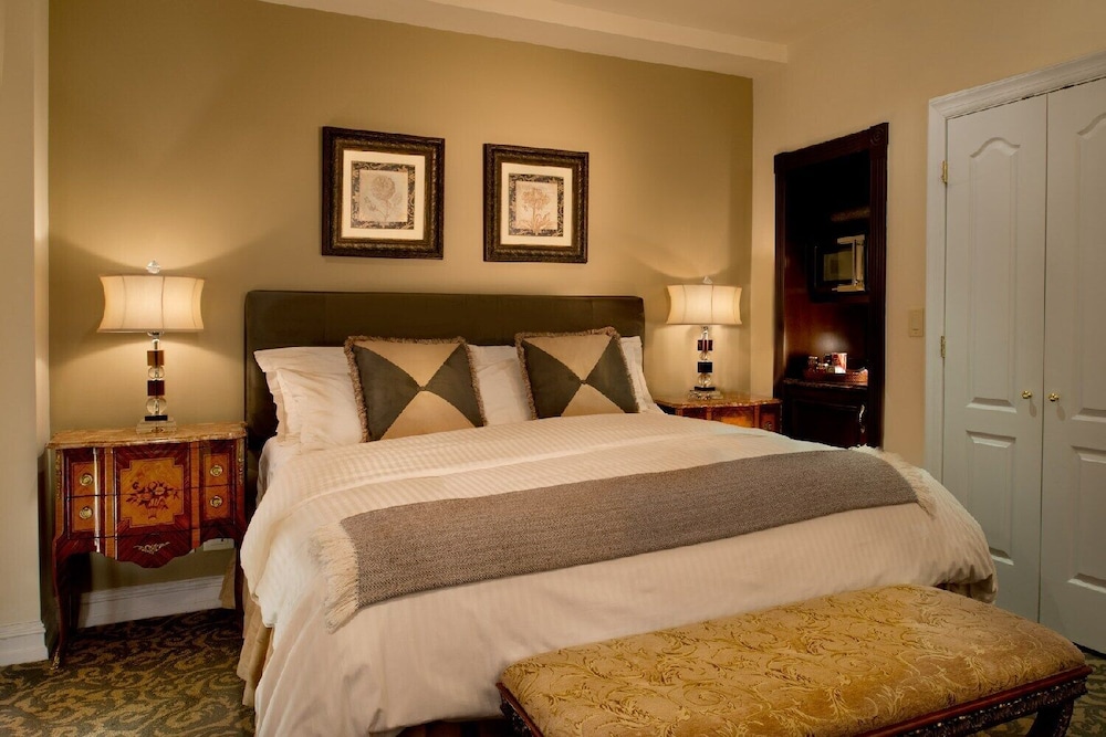Habitación Deluxe, 1 cama de matrimonio grande del hotel The Kimberly Hotel. Foto 1