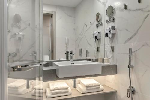 Habitación Doble Deluxe - 2 camas del hotel Bulgaria Burgas. Foto 4