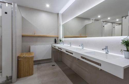 Cápsula Individual del hotel Urban Cube Hostel Sevilla. Foto 10