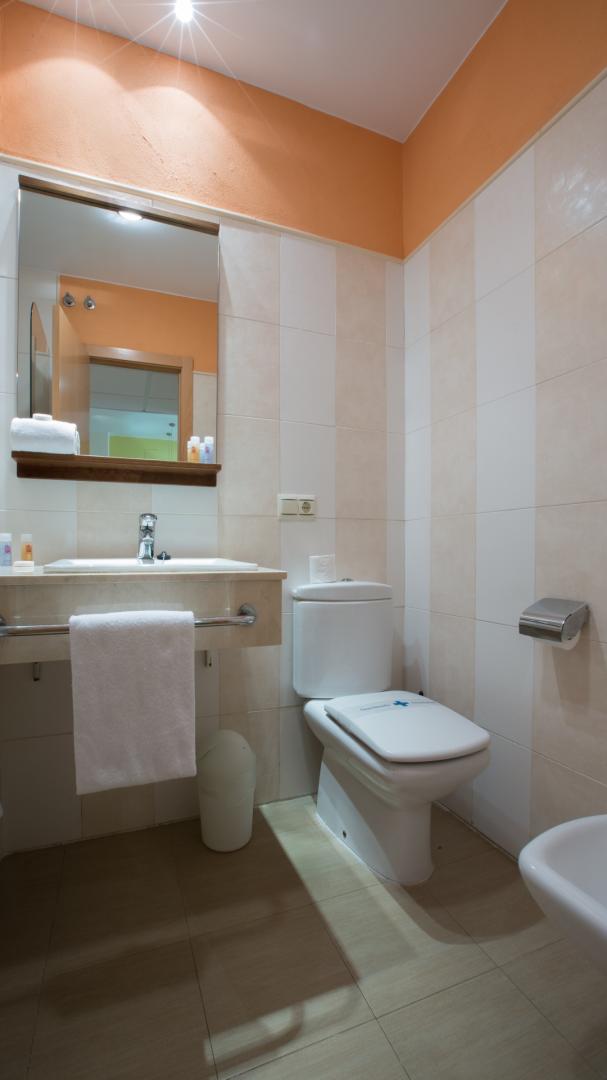 Apartamento Superior 1 habitación del hotel Leo Punta Umbría. Foto 4