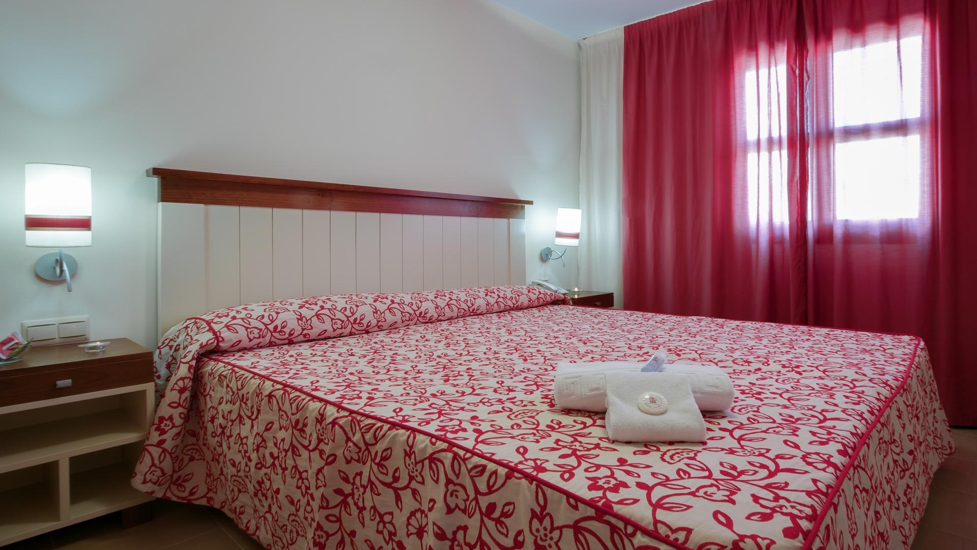 Apartamento Vista Piscina 1 habitación Planta Baja del hotel Leo Punta Umbría. Foto 5