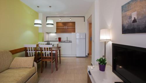 Apartamento de 1 dormitorio - Planta baja del hotel Leo Punta Umbría. Foto 6