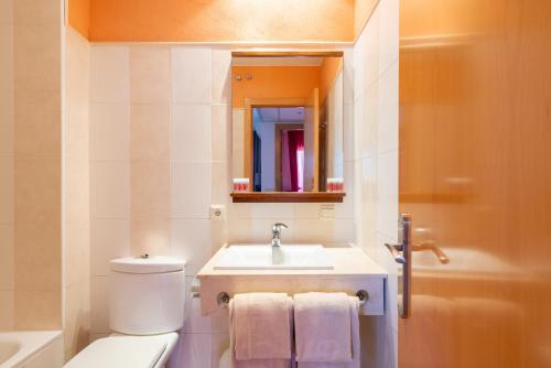 Apartamento de 1 dormitorio con vistas a la piscina - Planta baja del hotel Leo Punta Umbría. Foto 4