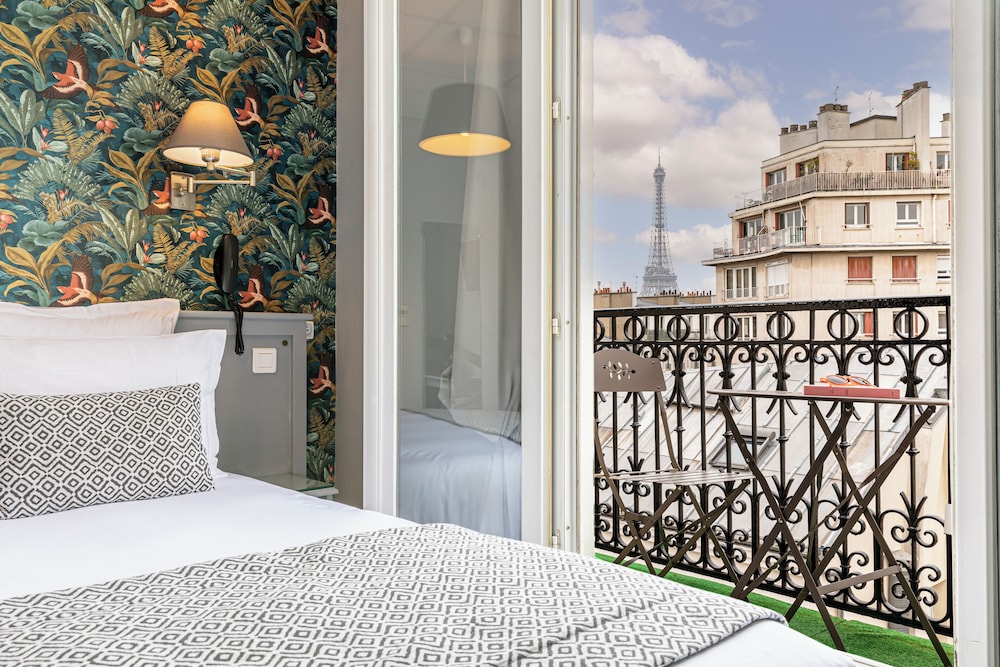 Habitación Doble con vistas a la Torre Eiffel del hotel Splendid. Foto 7