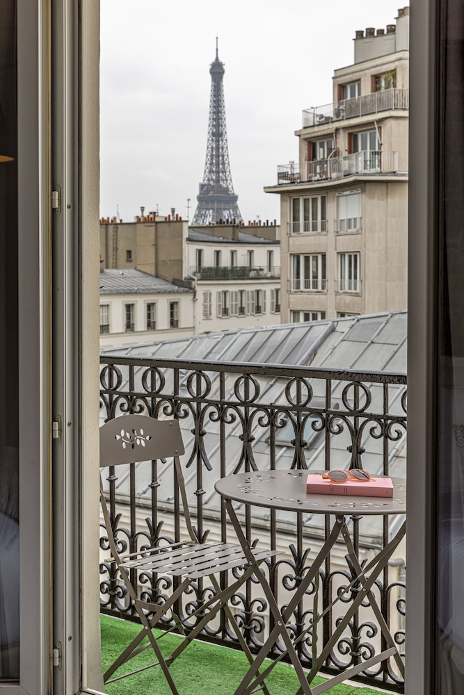 Habitación Doble con vistas a la Torre Eiffel del hotel Splendid. Foto 9