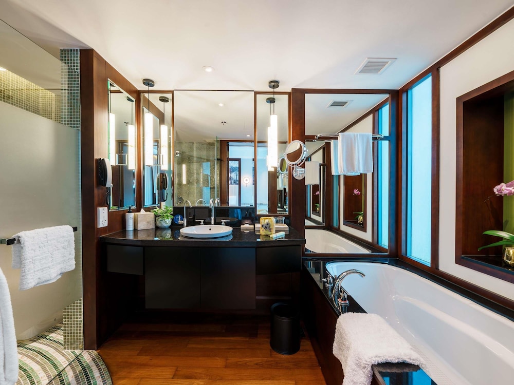 Suite Familiar Signature, 1 Cama King Size y 2 Camas Individuales del hotel Sofitel Singapore Sentosa Resort and Spa. Foto 6