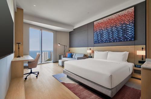 1 Cama King, Vistas al Mar, Sofá Cama del hotel Hyatt Place Yantai Development Zone. Foto 4