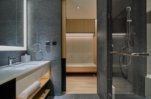 Suite Familiar, 1 Cama King, Vistas al Mar del hotel Hyatt Place Yantai Development Zone. Foto 5