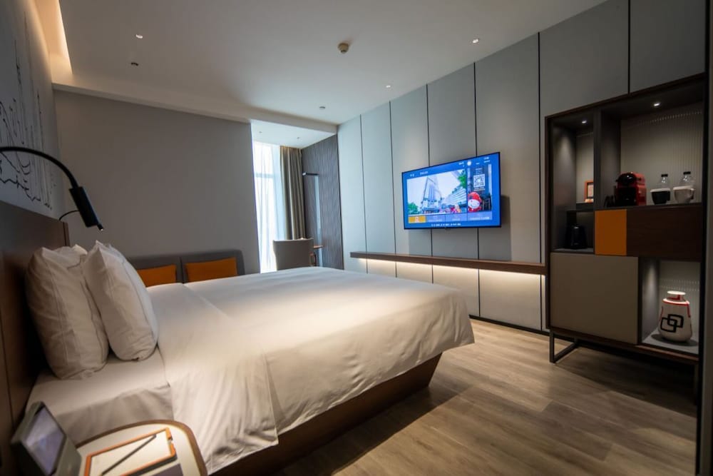 Superior con cama king del hotel UrCove By Hyatt ShenZhen Futian Port