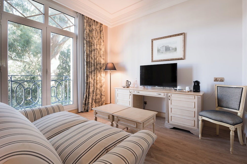 Suite junior (with Living Room) del hotel Castilla Termal Balneario De Solares. Foto 1