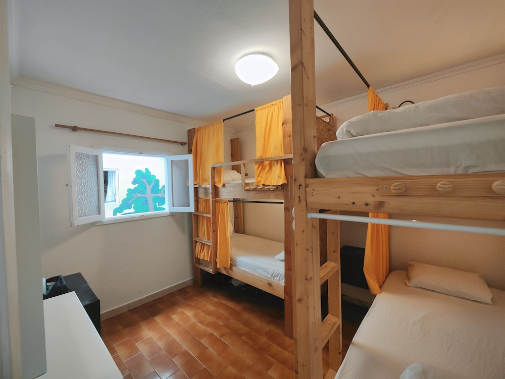 Habitación compartida Baño compartido Solo para mujeres 2 literas del hotel La Ventana Azul Surf