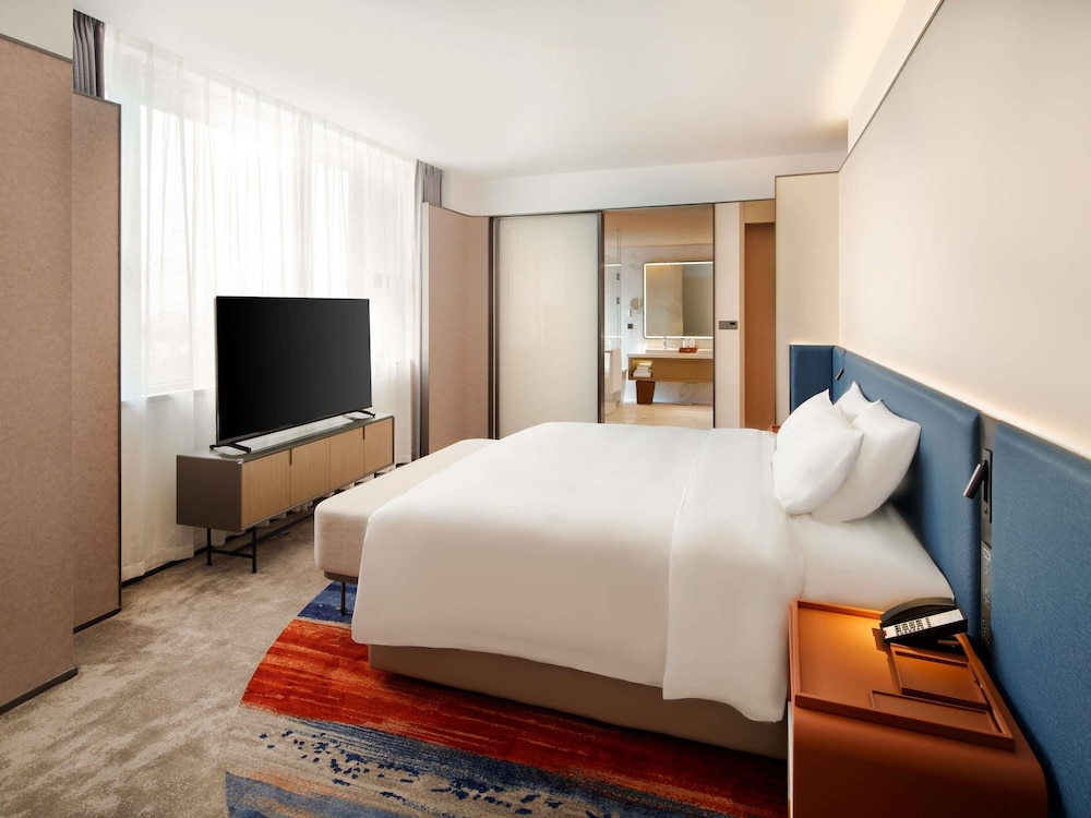 Suite, 1 cama de matrimonio grande del hotel Novotel Nanjing Airport