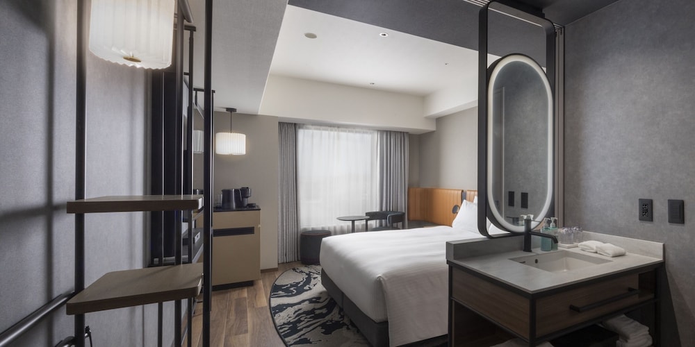 Habitación Ejecutiva con 1 cama doble, bañera, Acceso al Salón del hotel Novotel Nara. Foto 1