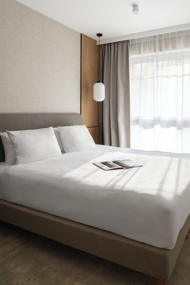 Habitación superior, 1 cama de matrimonio con sofá cama del hotel Mövenpick Resort & Spa Karpacz. Foto 2