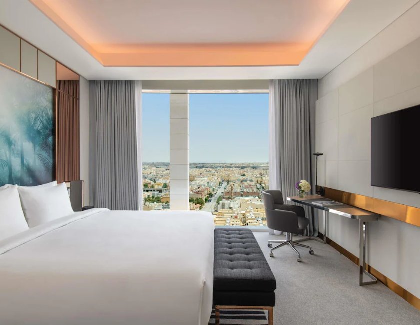 Suite 1 Cama king sin ventana Business del hotel Novotel Riyadh Sahafa