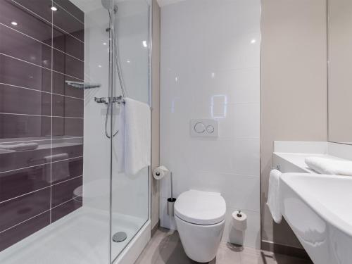 Habitación Cuádruple Estándar del hotel Premier Inn München City Zentrum. Foto 5