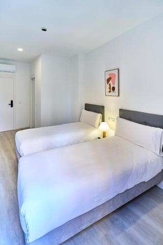 Habitación Doble Estándar del hotel Gran Vía by gaiarooms. Foto 16