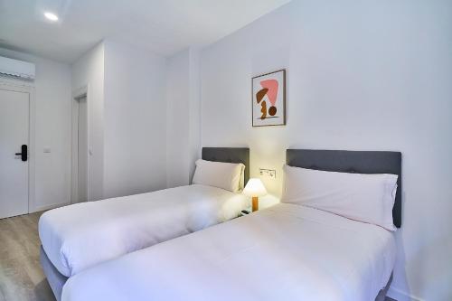Habitación Doble Estándar del hotel Gran Vía by gaiarooms. Foto 18