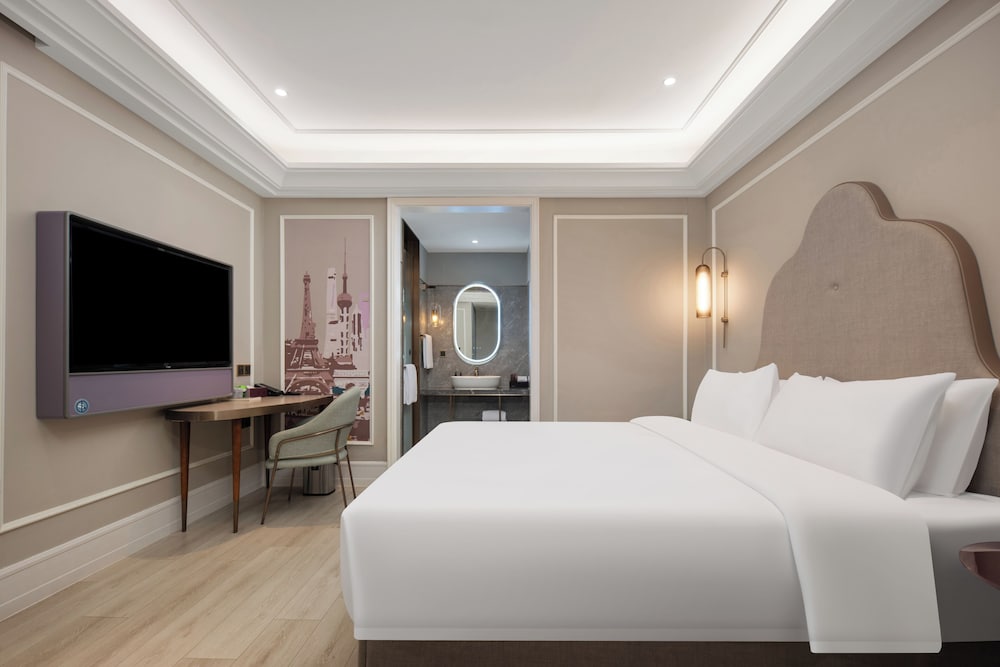 Habitación Superior con cama king size del hotel Mercure Shanghai Yu Garden On The Bund. Foto 1