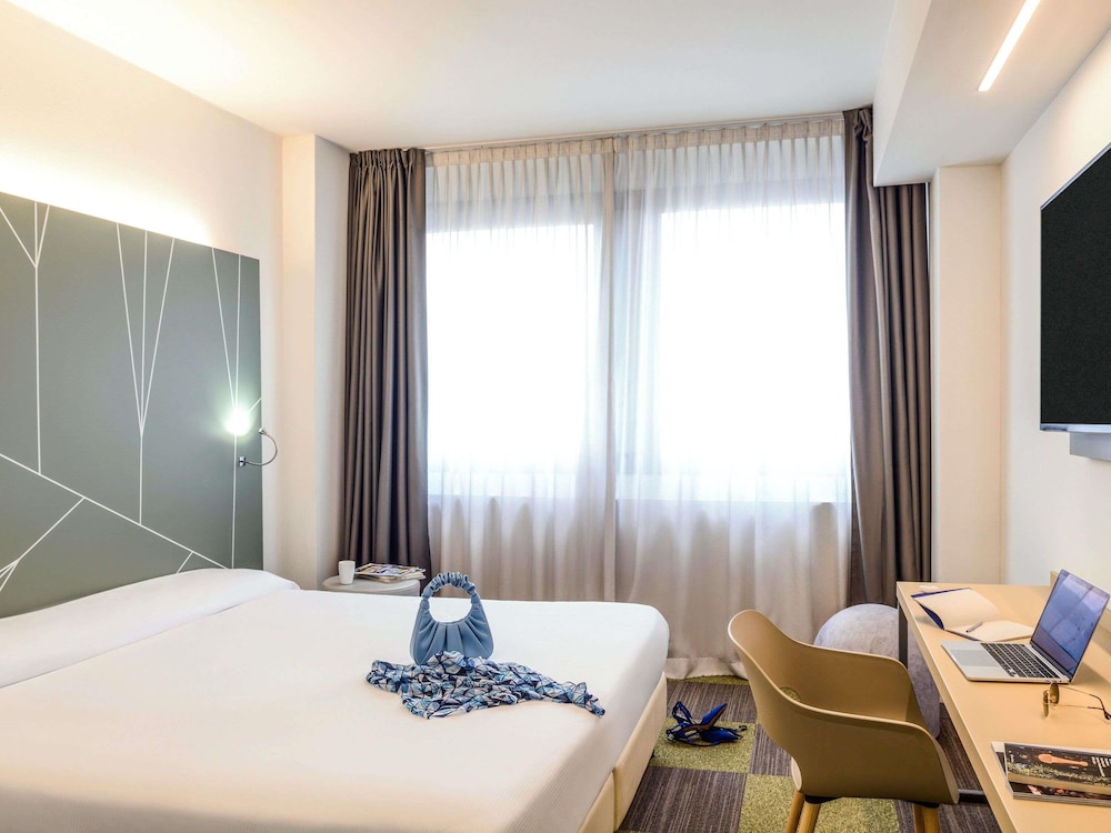 HABITACIÓN ESTÁNDAR CON CAMA DOBLE O CAMAS MATRIMONIALES del hotel Mercure Milano Agrate Brianza