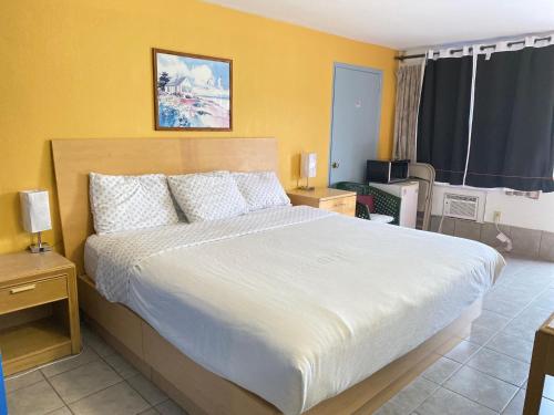 Habitación Estándar - Cama extragrande del hotel Tides Motor Inn