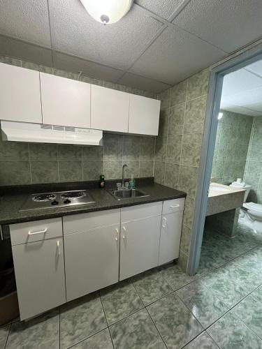 Suite Familiar del hotel Tides Motor Inn. Foto 3