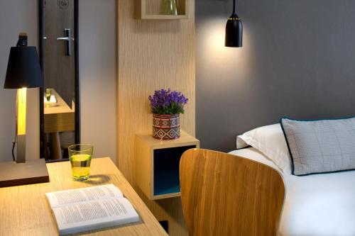 Habitación Doble Estándar - 2 camas del hotel Chouette Hôtel