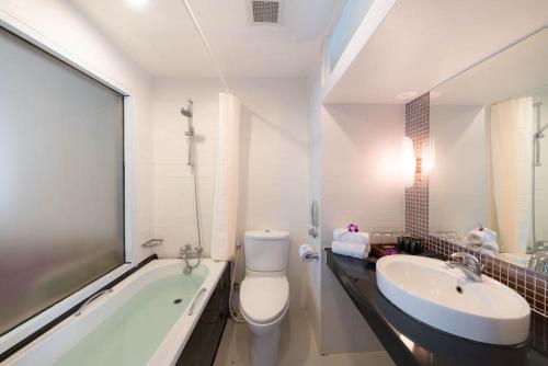 Habitación Familiar del hotel Furama Silom Bangkok. Foto 1